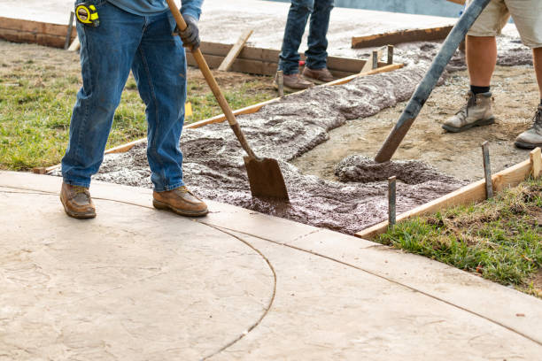 Best Custom Concrete Contractor  in Lamont, MI
